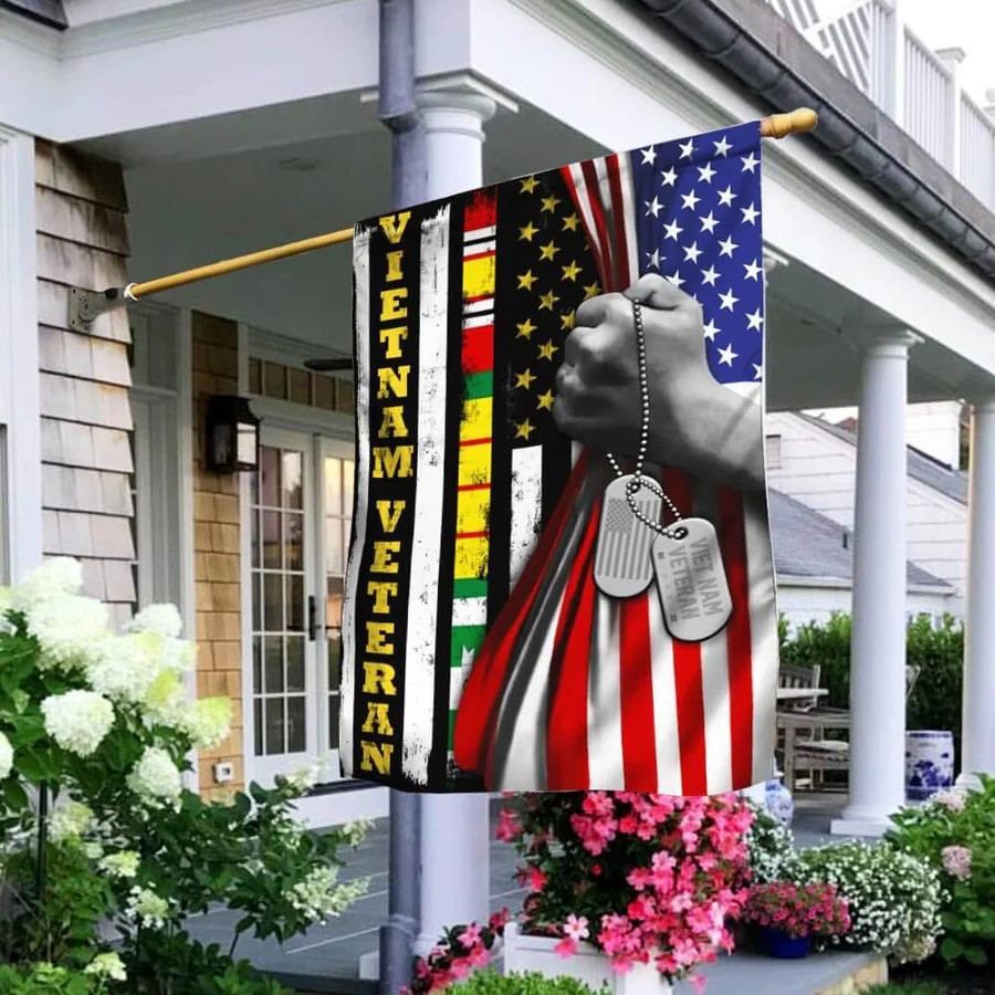 Vietnam Veteran Dogtags American Flag Vietnam Veteran Lest We Forget House Flag